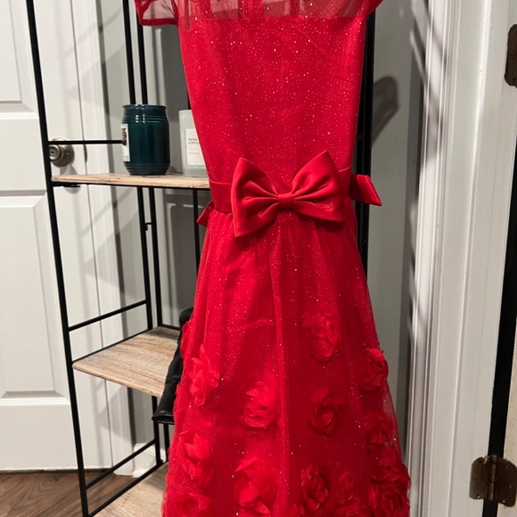 Child’s size 16 red formal dress - Picture 2 of 4